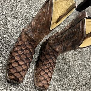 Ariat Fish Skin boots used very minimal wear original cost 600$ asking for $150